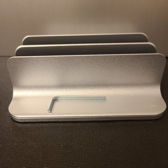OMOTON ADJUSTABLE DOUBLE VERTICAL LAPTOP STAND- SILVER ALUMINUM DOCK - Picture 11 of 12